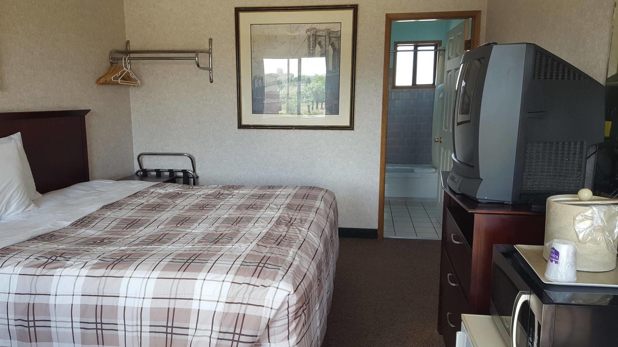 Richland Inn And Suites Экстерьер фото