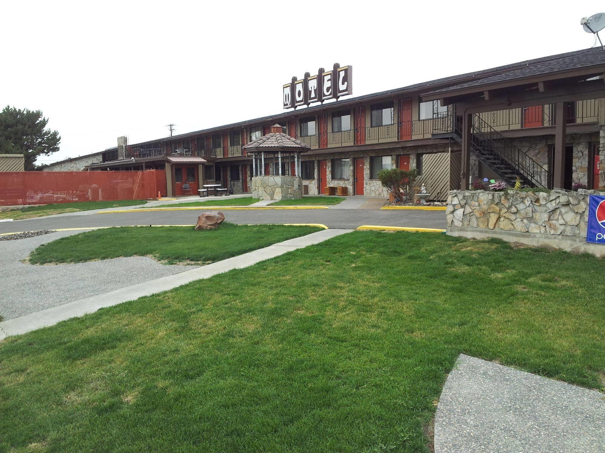 Richland Inn And Suites Экстерьер фото